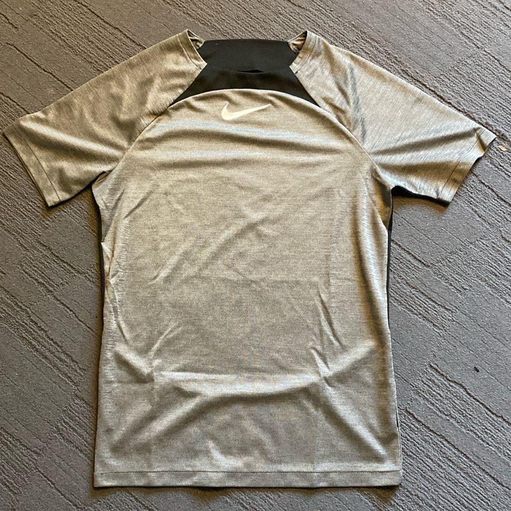 Nike men’s soccer shirt